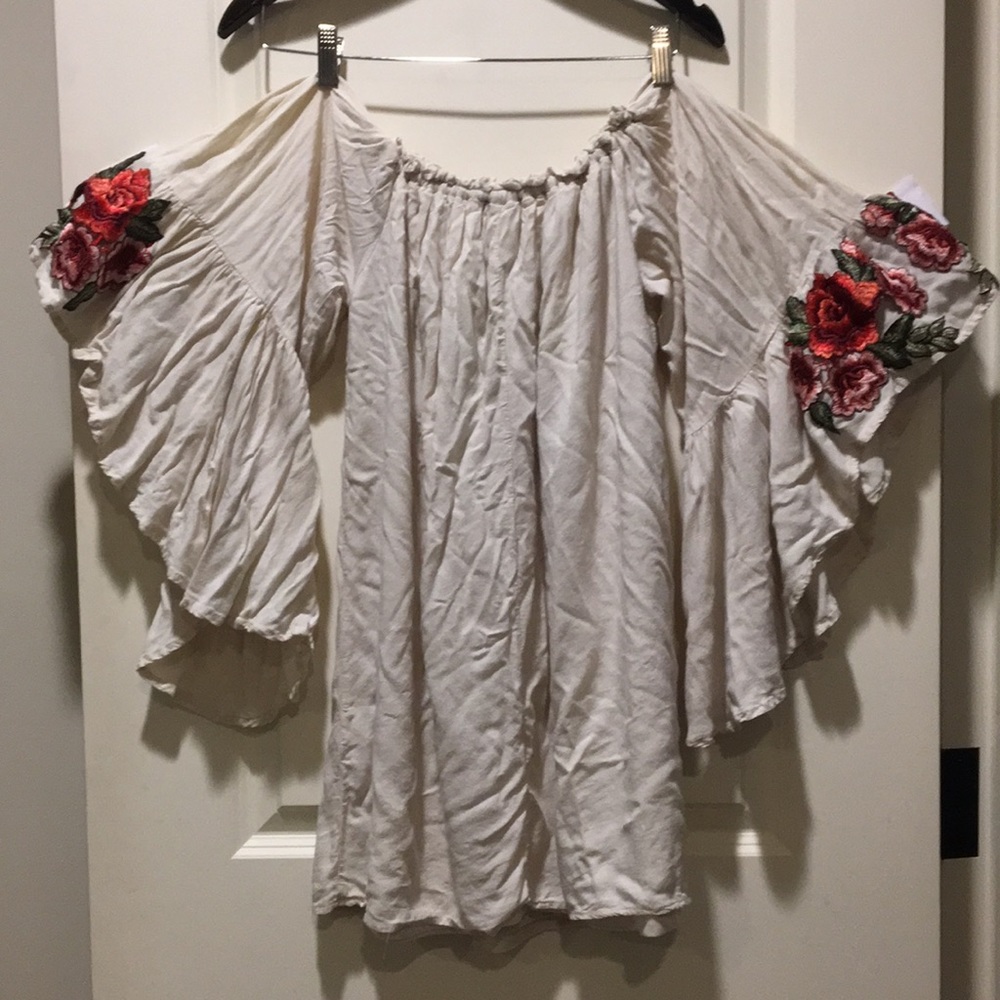 She+Sky embroidered boho wide trumpet sleeve elastic neckline top lined size M